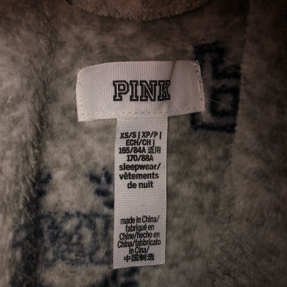 Pink robe - Picture 2 of 2